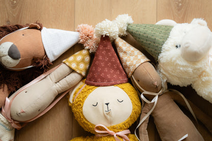 Stuffed Animal Party Hats – Set of 5 Cozy Cottage Floral Mini Hats